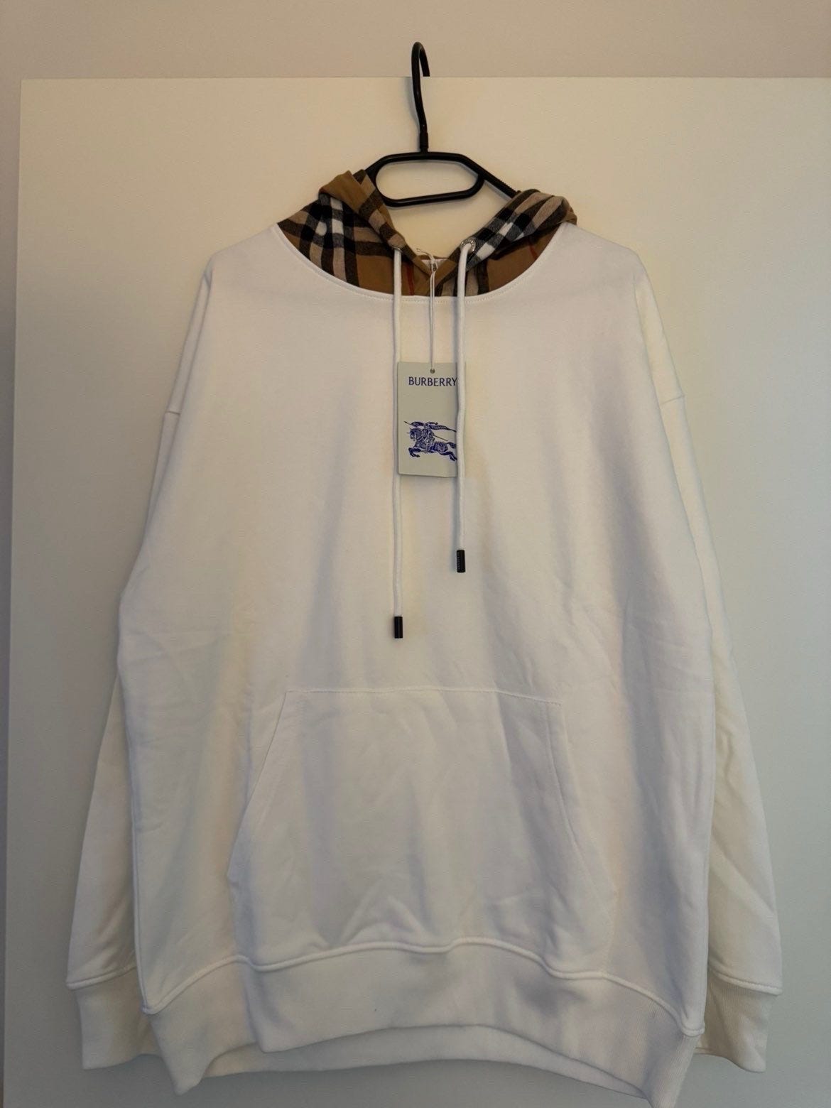 burberry-valkoinen-huppari-tori