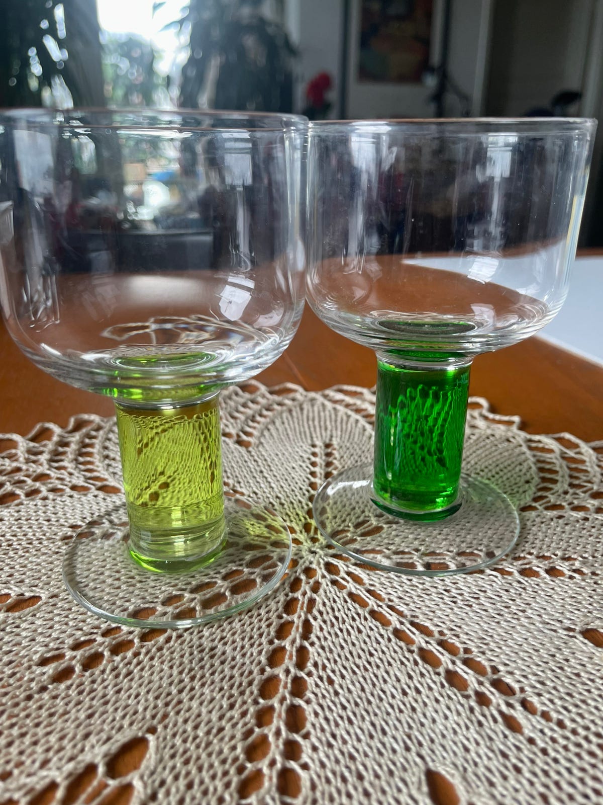 Viinilaseja 2 kpl 3,-/kpl,   yht. 6,-