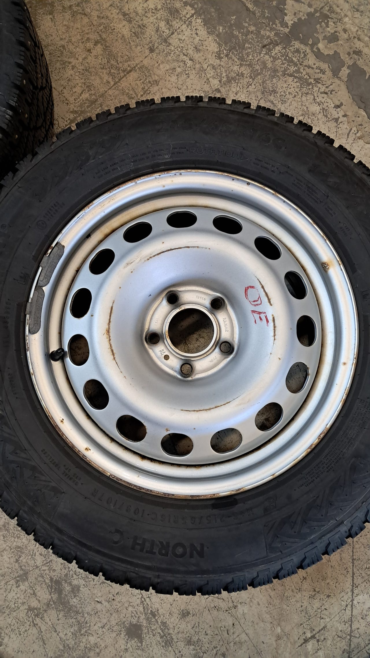 Opel vivaro talvirenkaat 215/65r16c