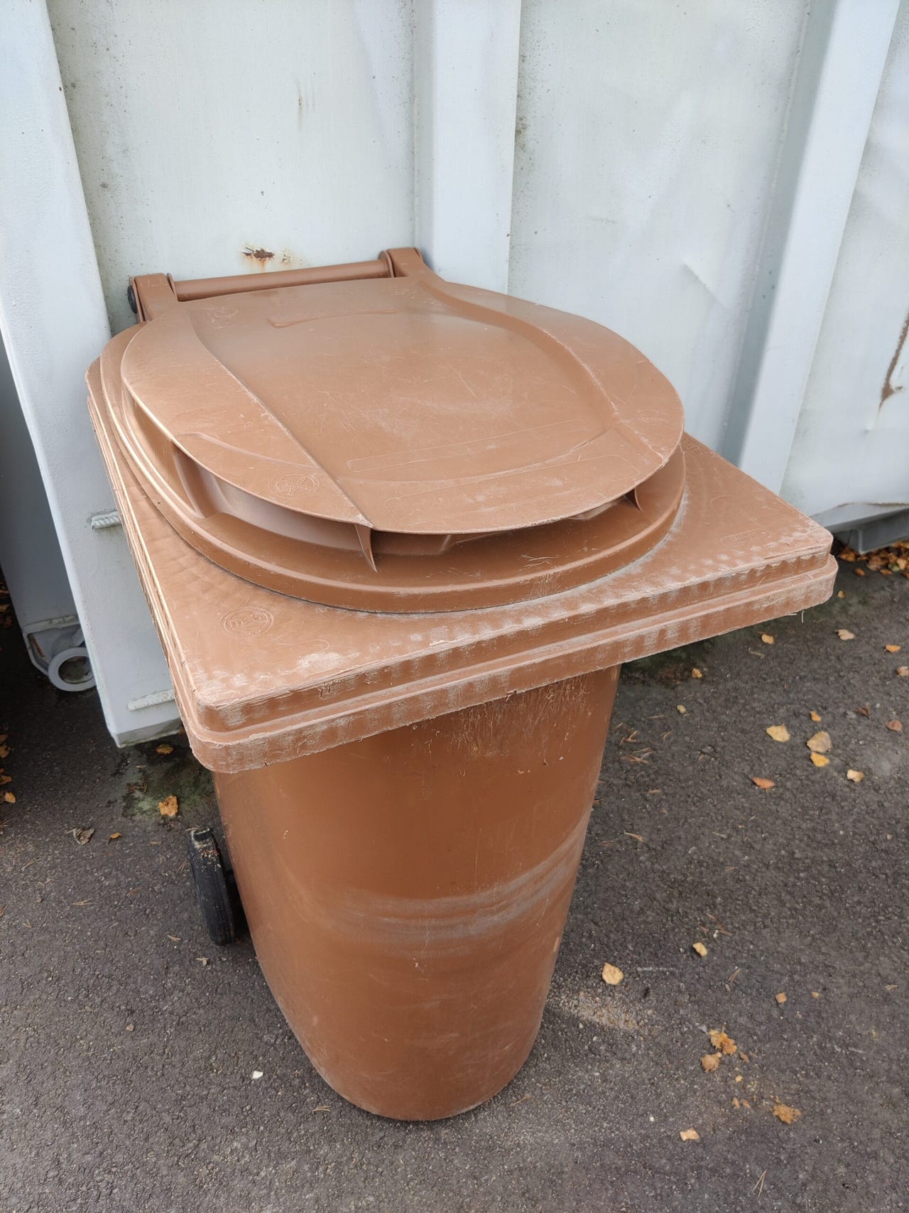 240l biojäteastia