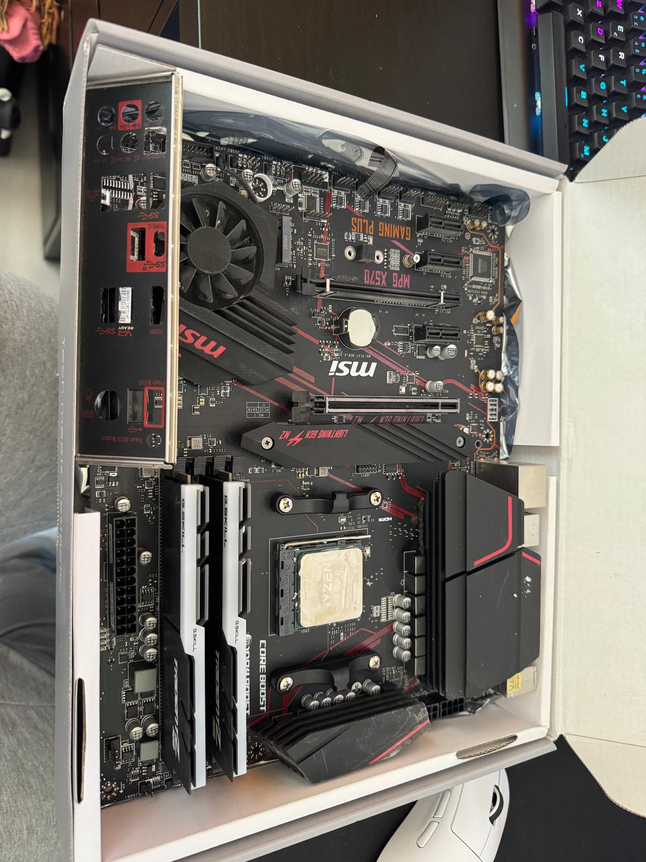 Msi x570 gaming plus + ryzen5 5600x + 32gb 3600mhz cl17 g