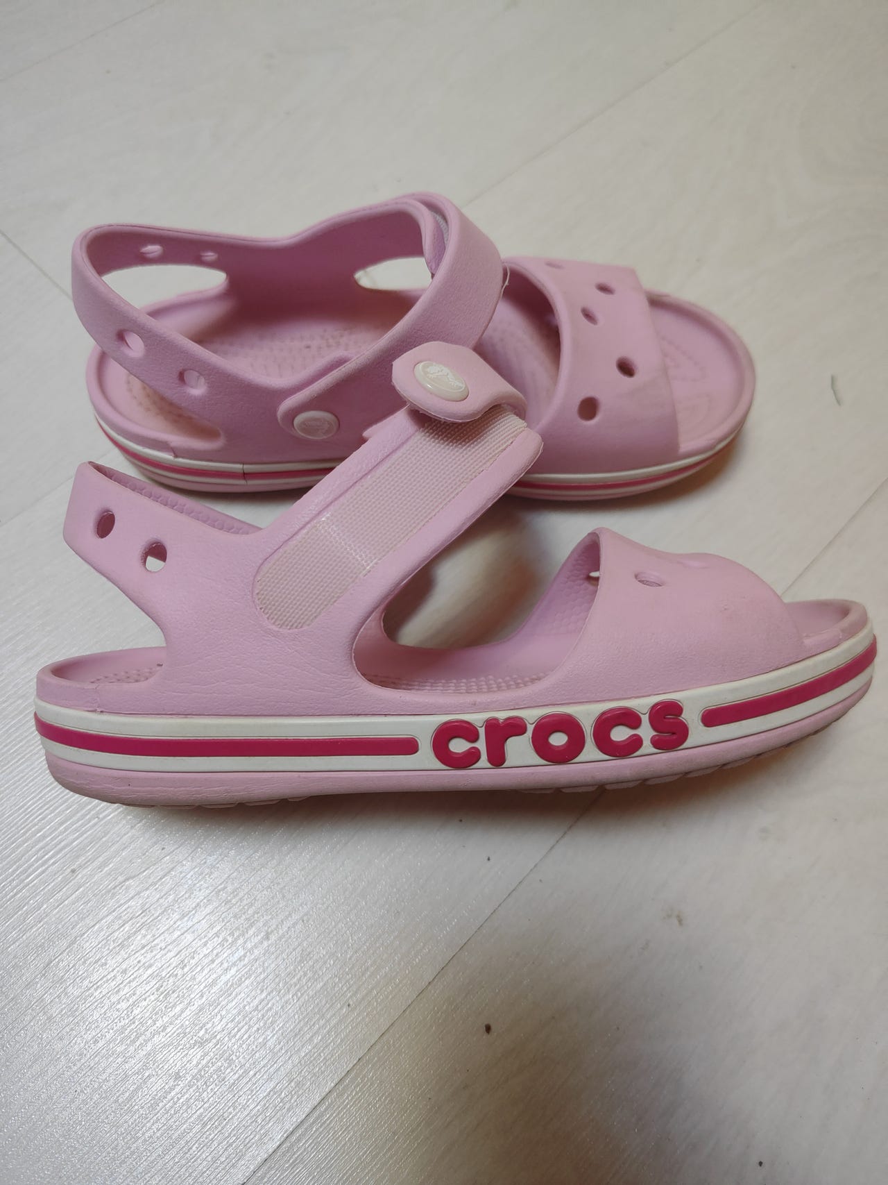 CROCS 13.