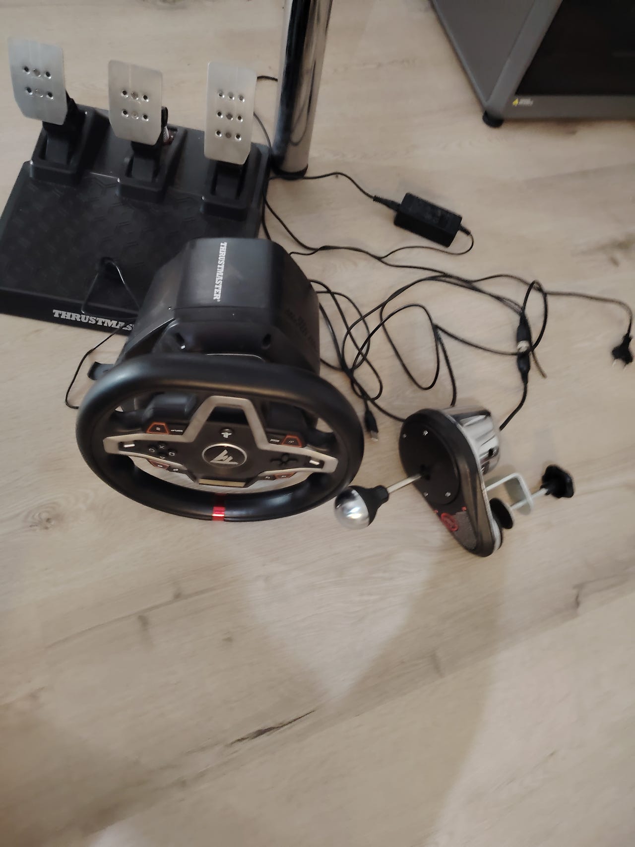 Thrustmaster T248 Ratti+polkimet +vaihdekeppi TH8A | Tori