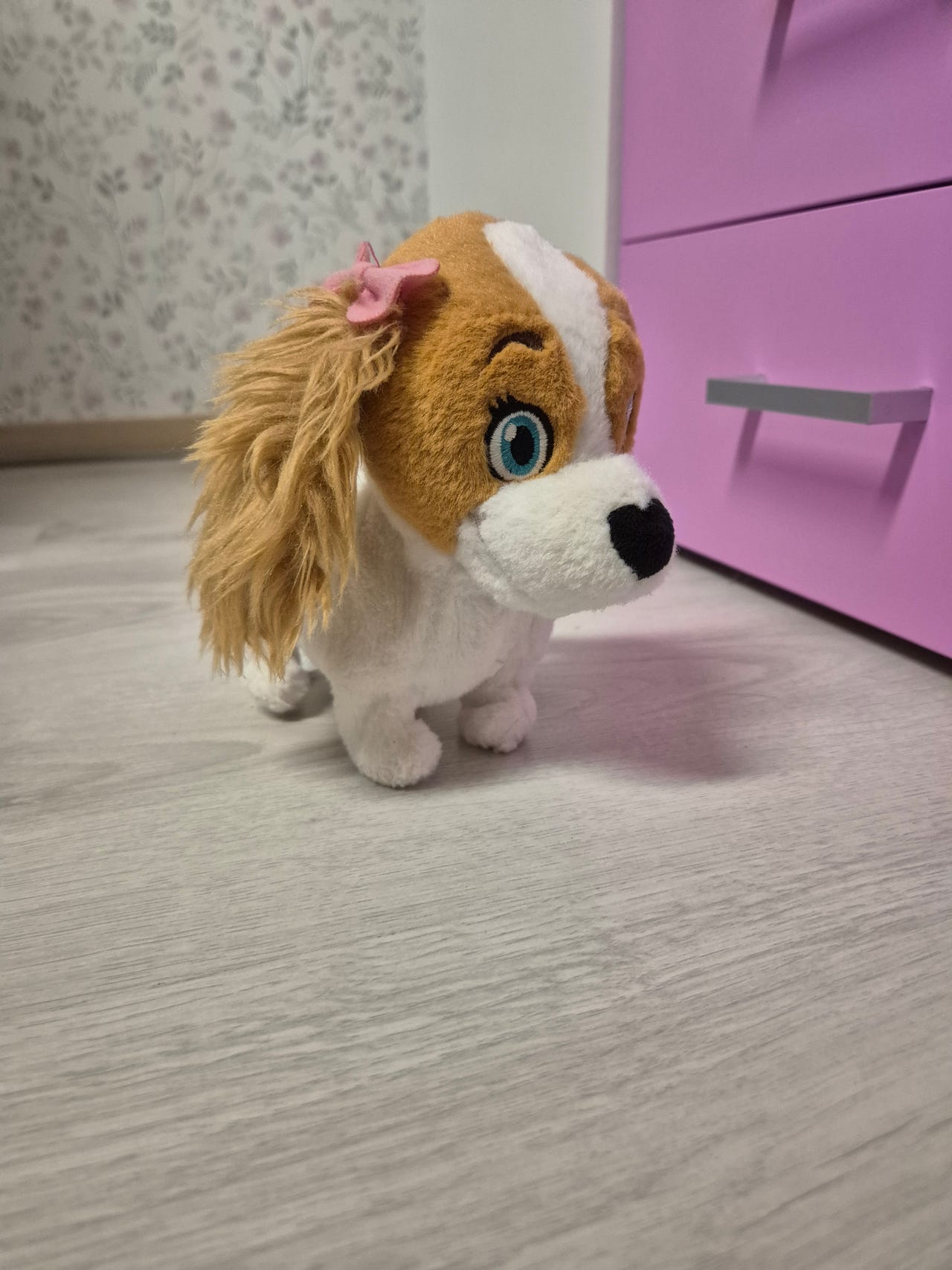 Interactive dog Lola
