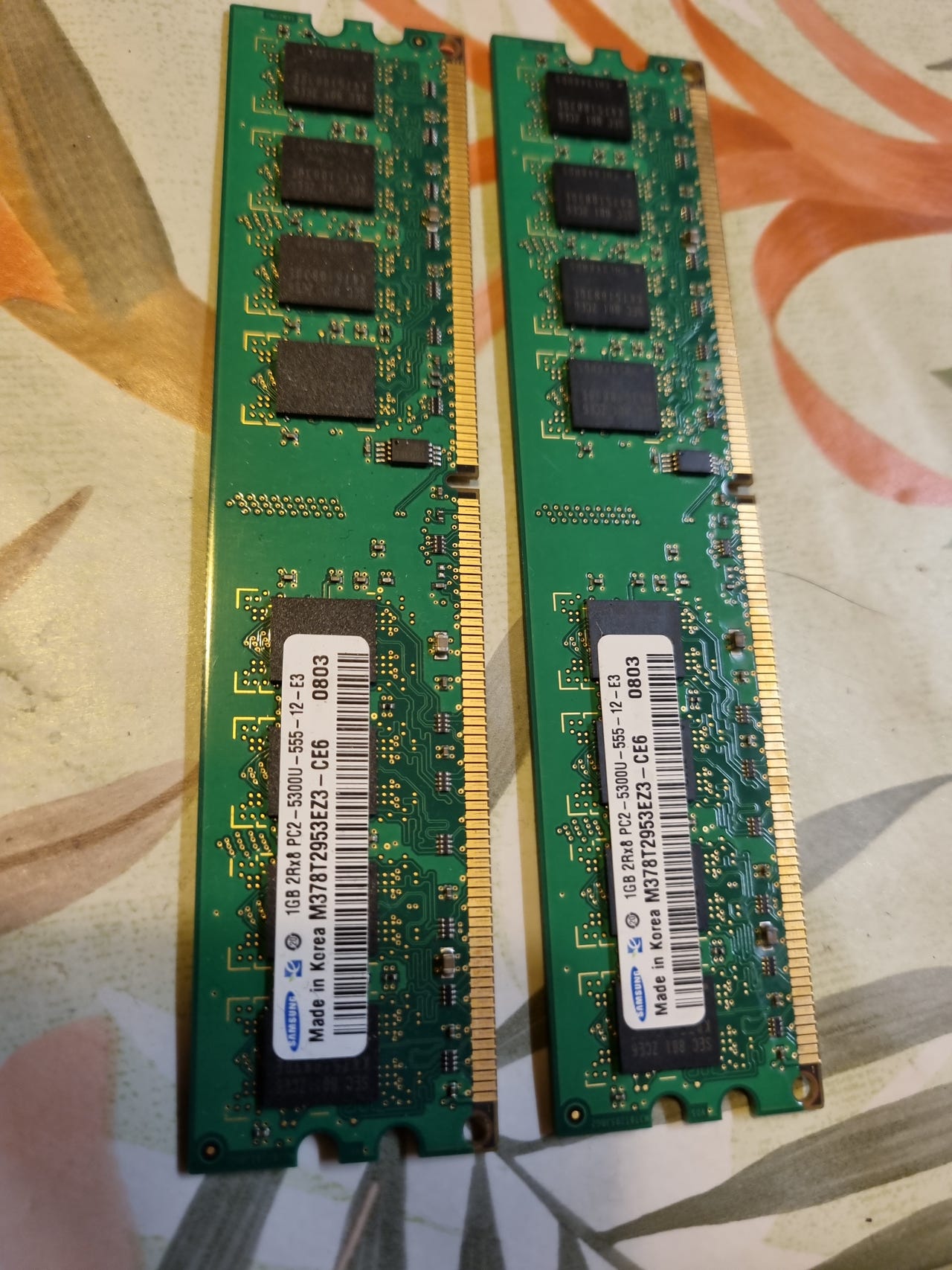 Samsung M378T2953EZ3-CE6 RAM-muistit 1GB DDR2 PC2-5300U Tori
