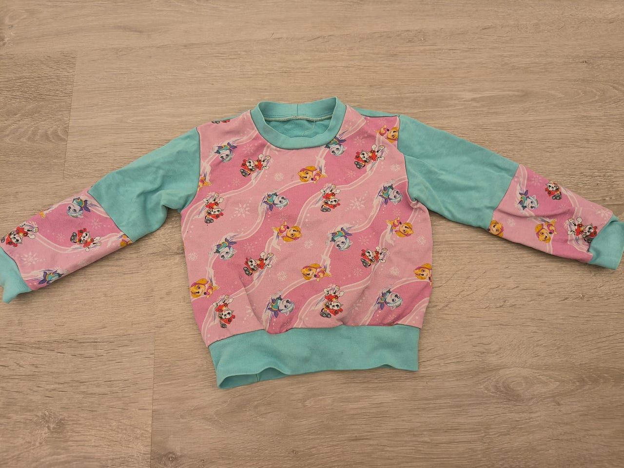 DIY ryhmähau paita 86