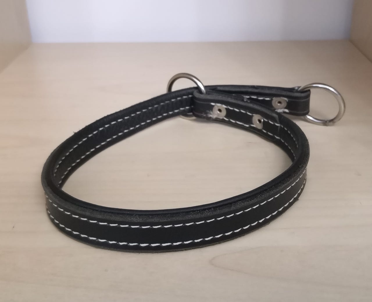 Nahkainen kiristävä kaulain (48cm)