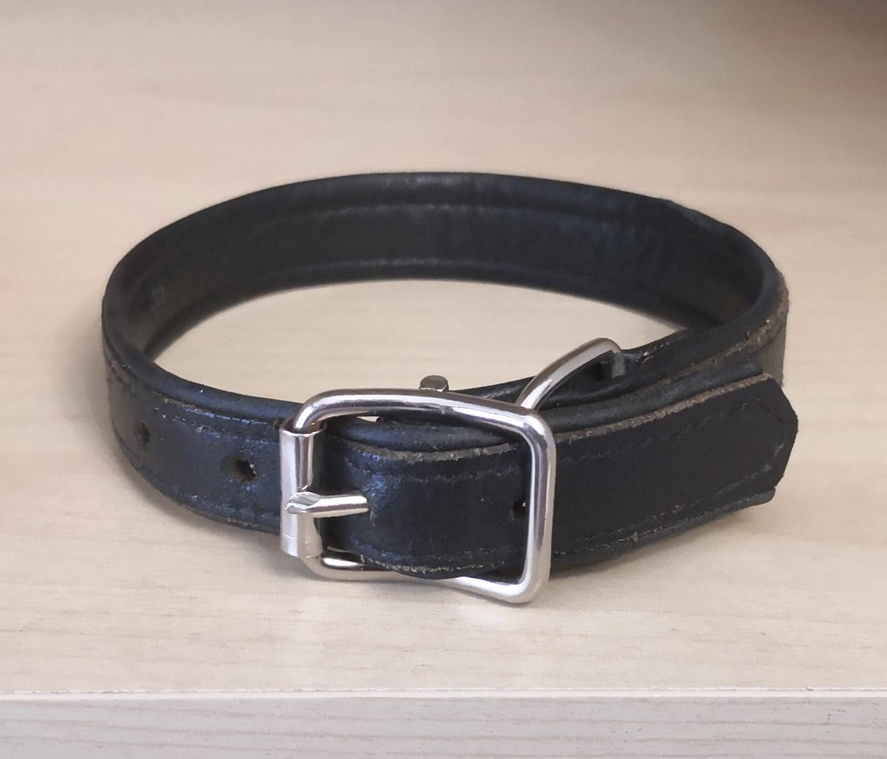 Nahkainen kaulain (38cm)