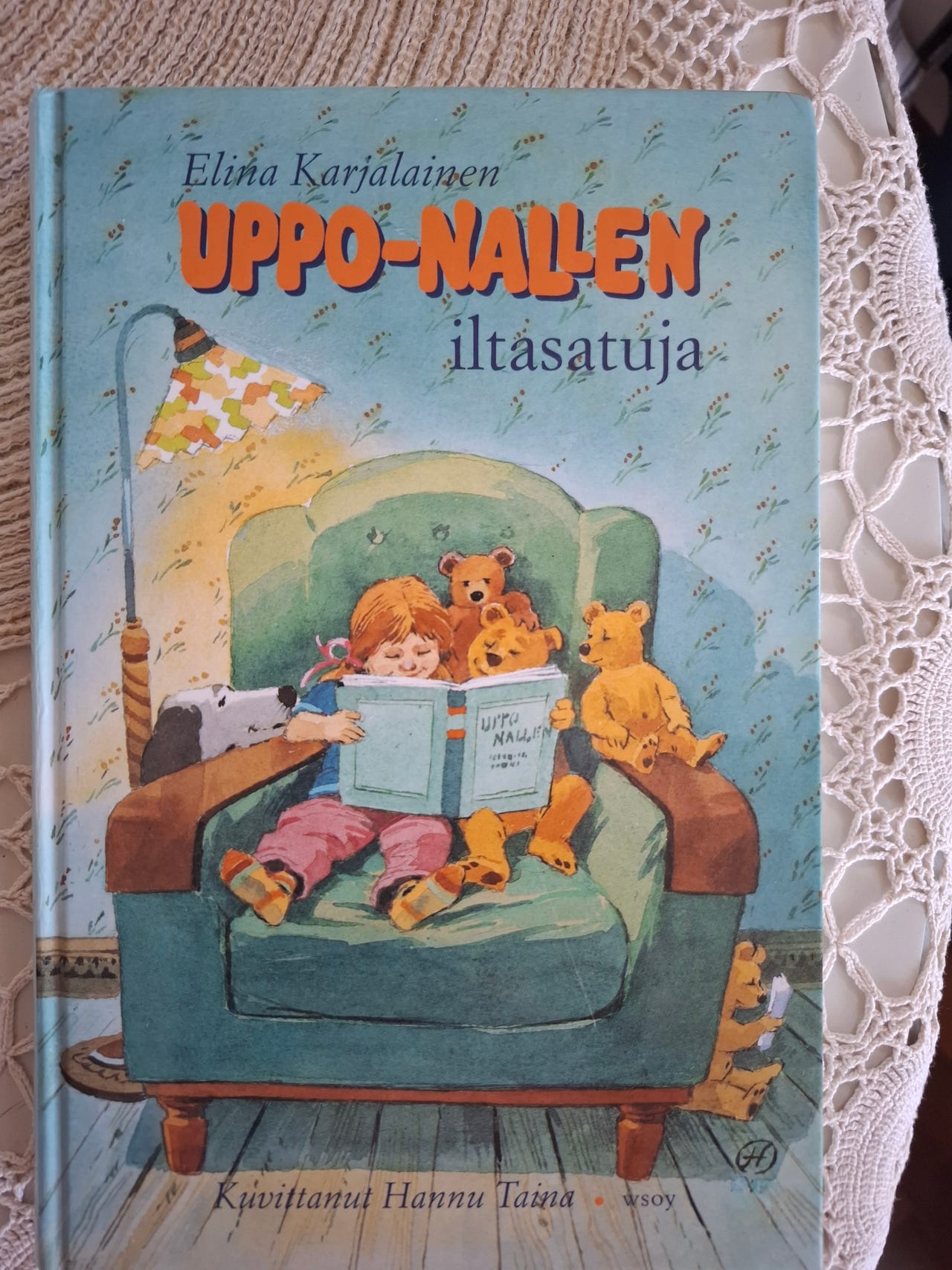 Uppo-Nallen iltasatuja