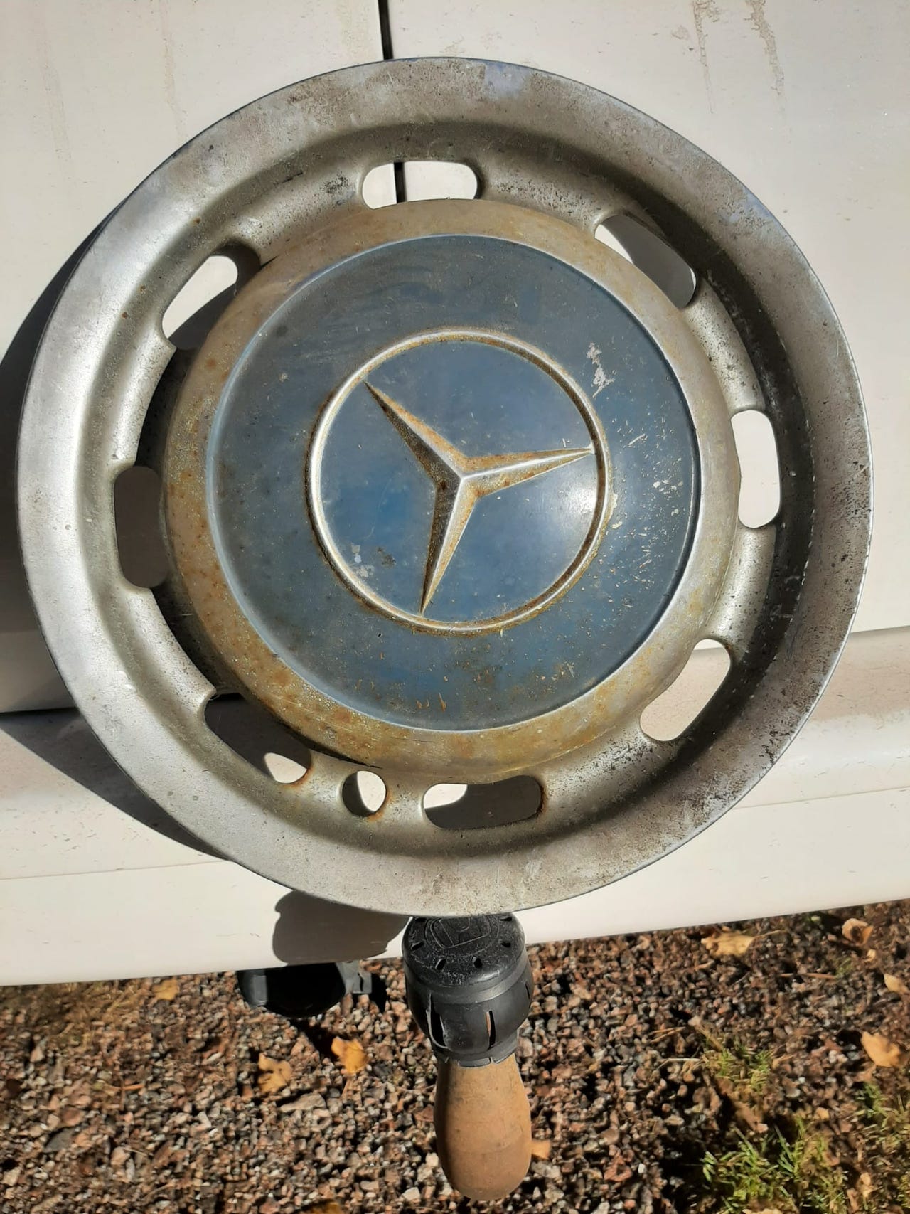Mersedes benz pölykapseli