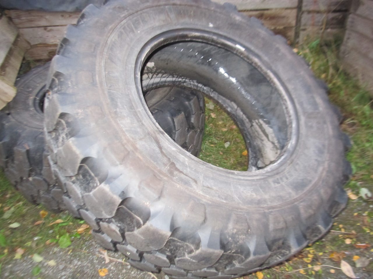 460/70R-24 /17,5LR-24) Michelin, Työkoneen/traktorin renkaita 2 k