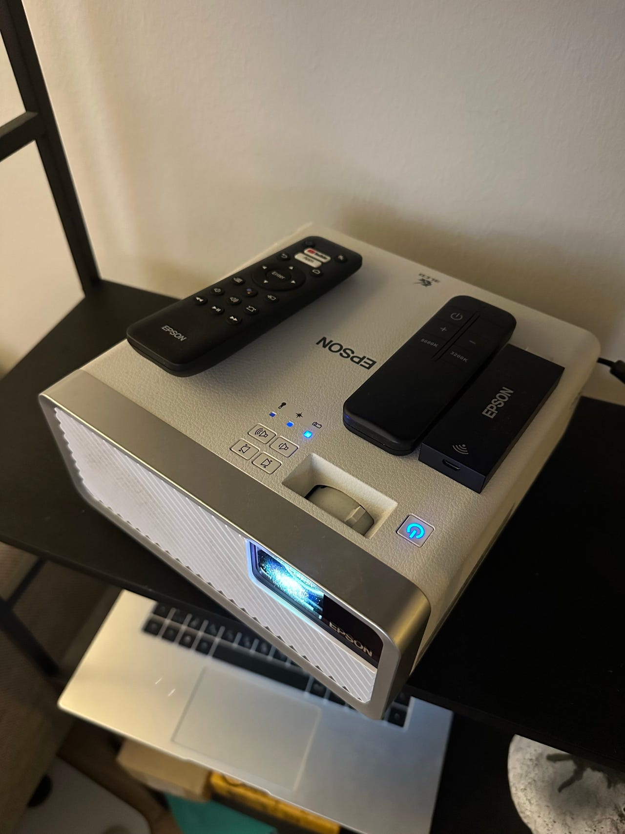 a*n様 【中古】EPSON EF-100W ATV Android TV Epson EF-100W Android Tv laser projector | Tori