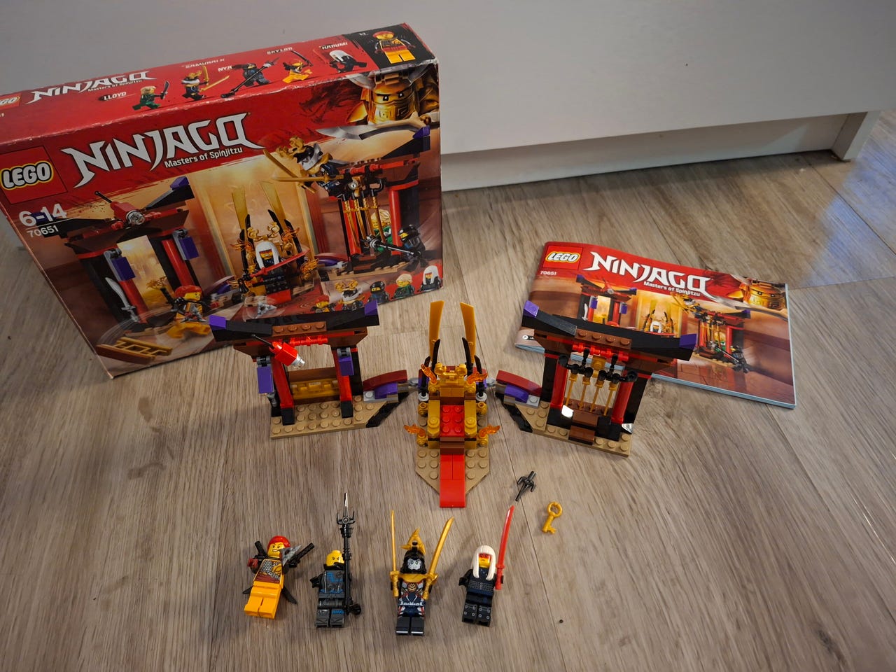 Lego Ninjago 70651 valtaistuinsalin välienselvittely Tori