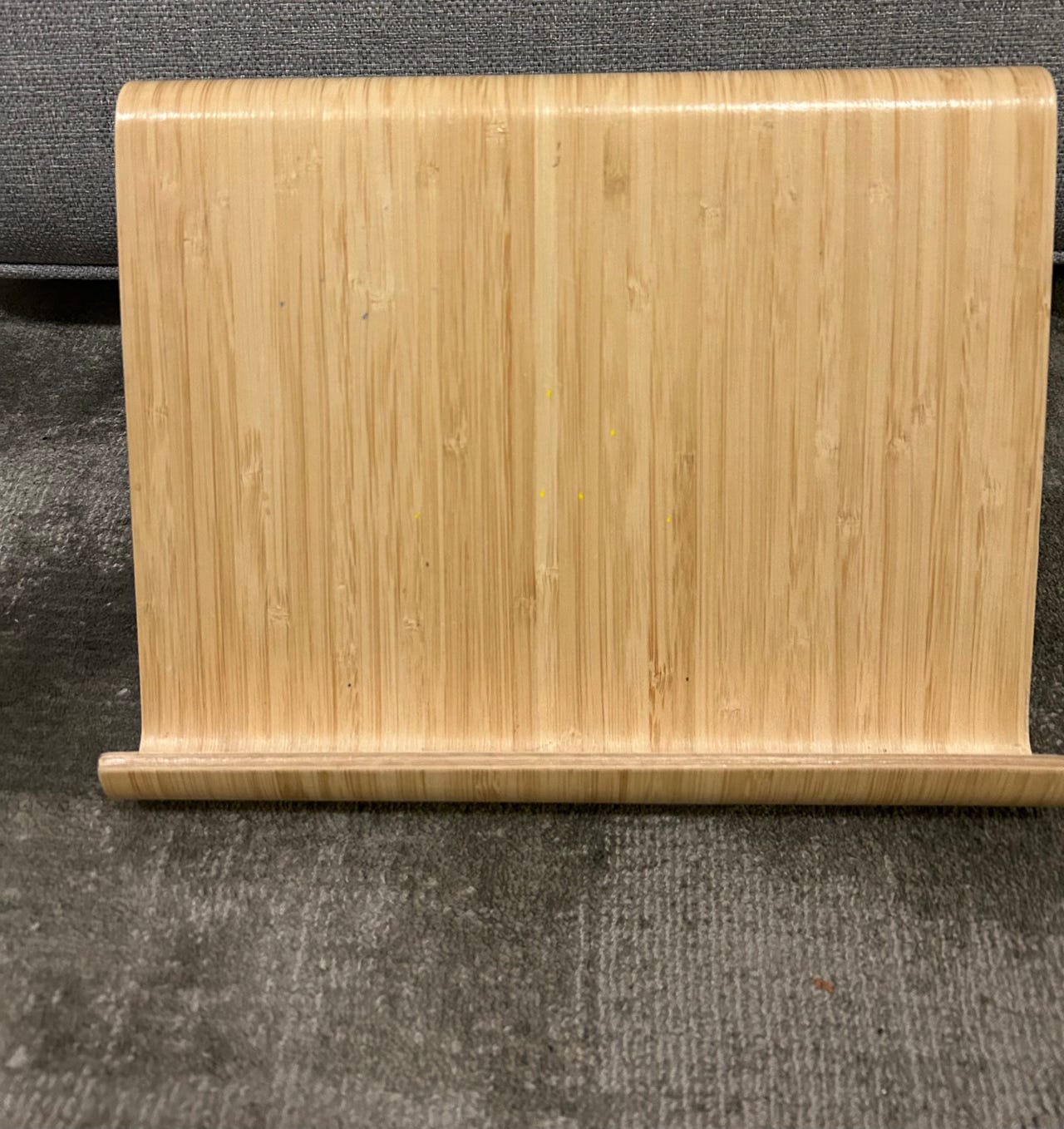 Ikea Vivalla kannettavalle tietokoneelle/ tabletille