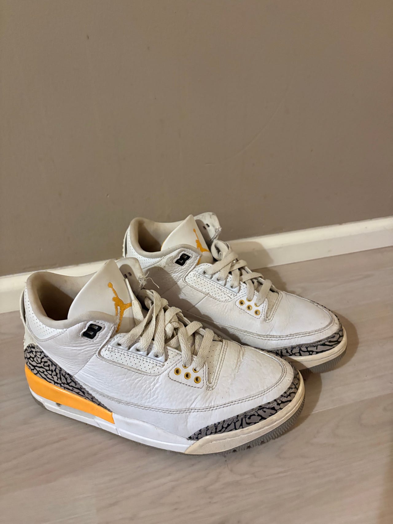 Nike air jordan orange laser Tori