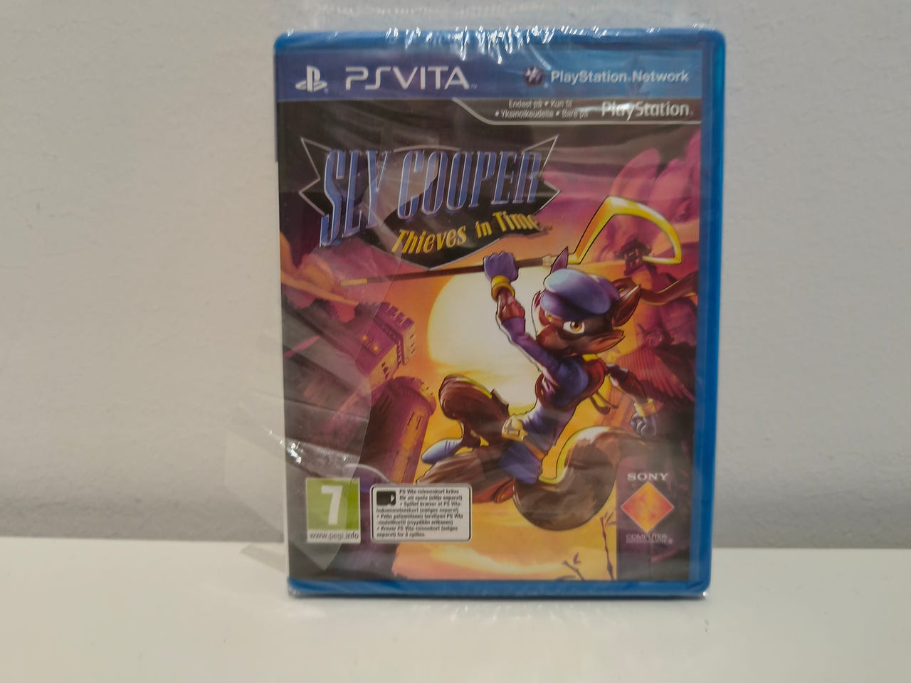 PS Vita (Uusi) Sly Cooper: Thieves in Time peli