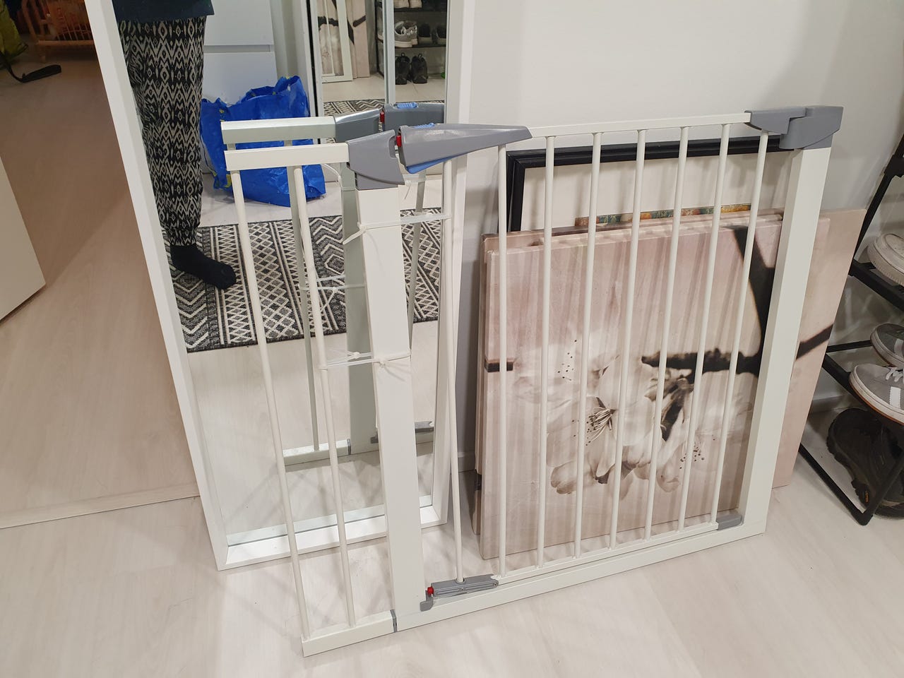 Babasafe Baby Gate 74cm Wide Safeway Top Of Stair Baby Safety Gate