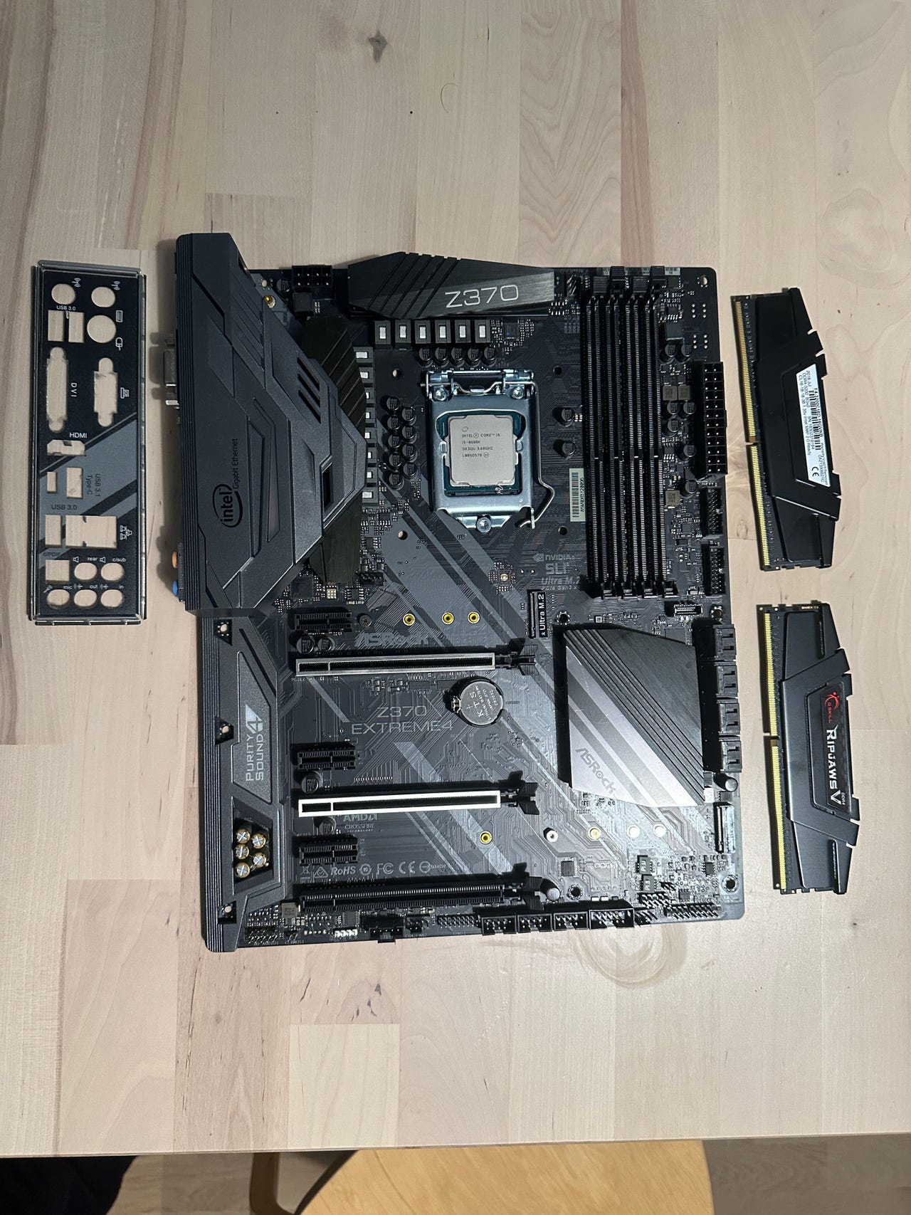 I5-8600K, Asrock Z370 Extreme 4 ja 16 GB DDR4-3200 | Tori
