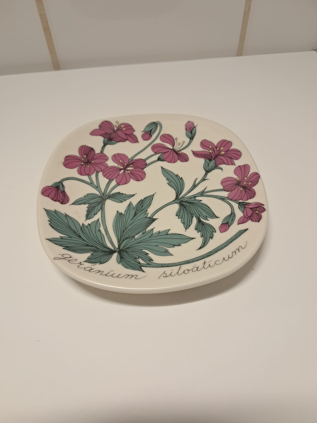 Arabia Botanica ❀ * スズラン Esteri Tomula Arabia Botanica Esteri Tomula seinälautanen | Tori
