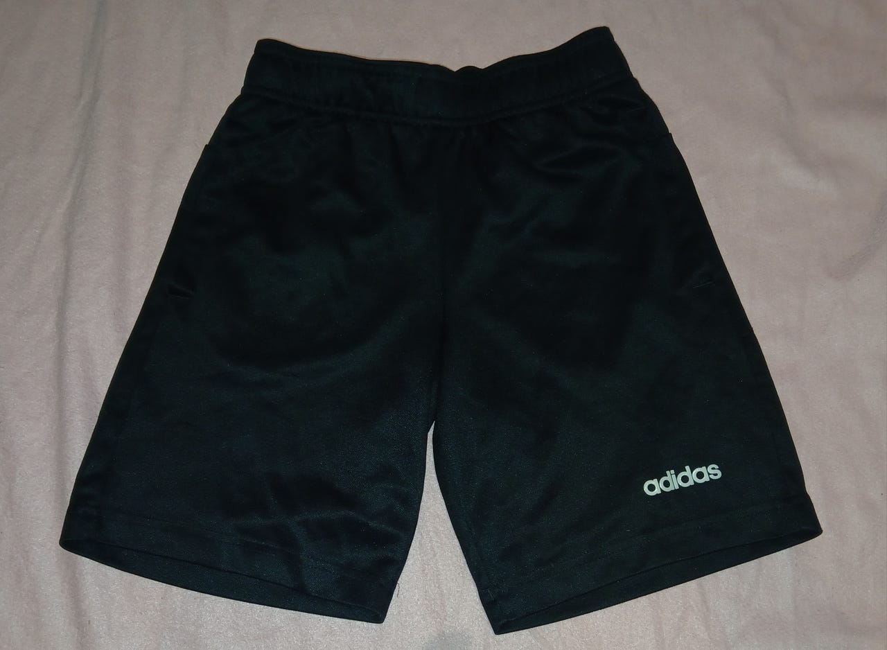 Adidas shortsit 140 Tori
