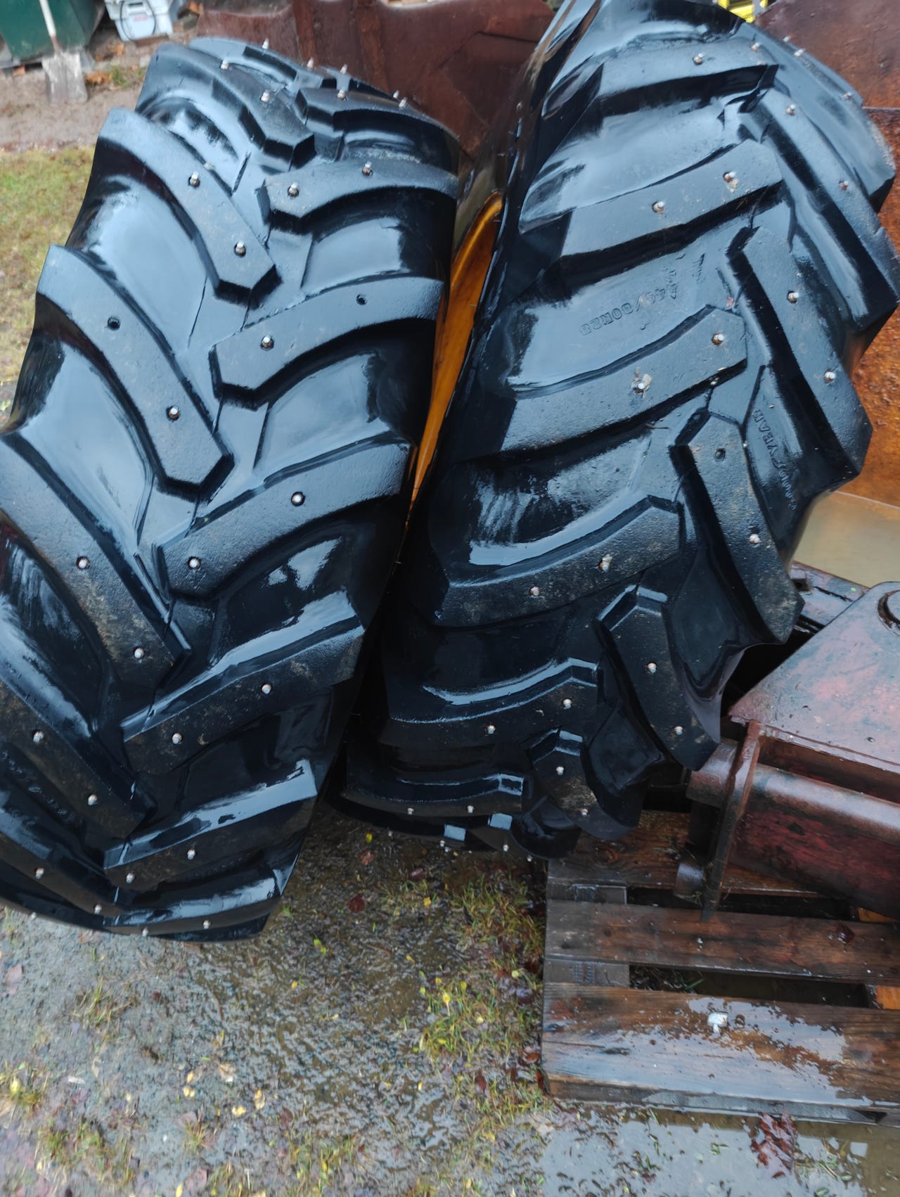 Traktorin renkaat Goodyear 440/80R28 IND