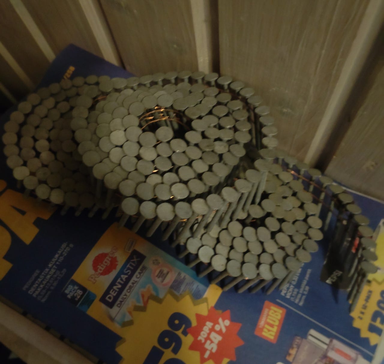 Men Marinani ushladim va uni barcha teshiklarda sikdim.