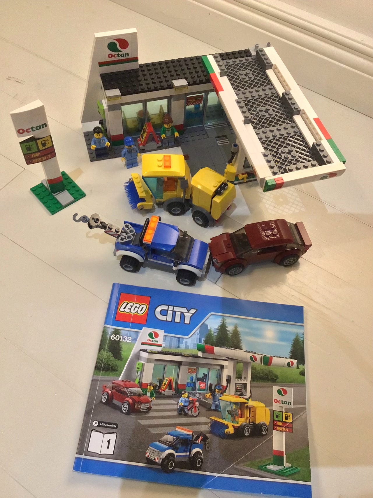 Lego City 60132 Huoltoasema Tori
