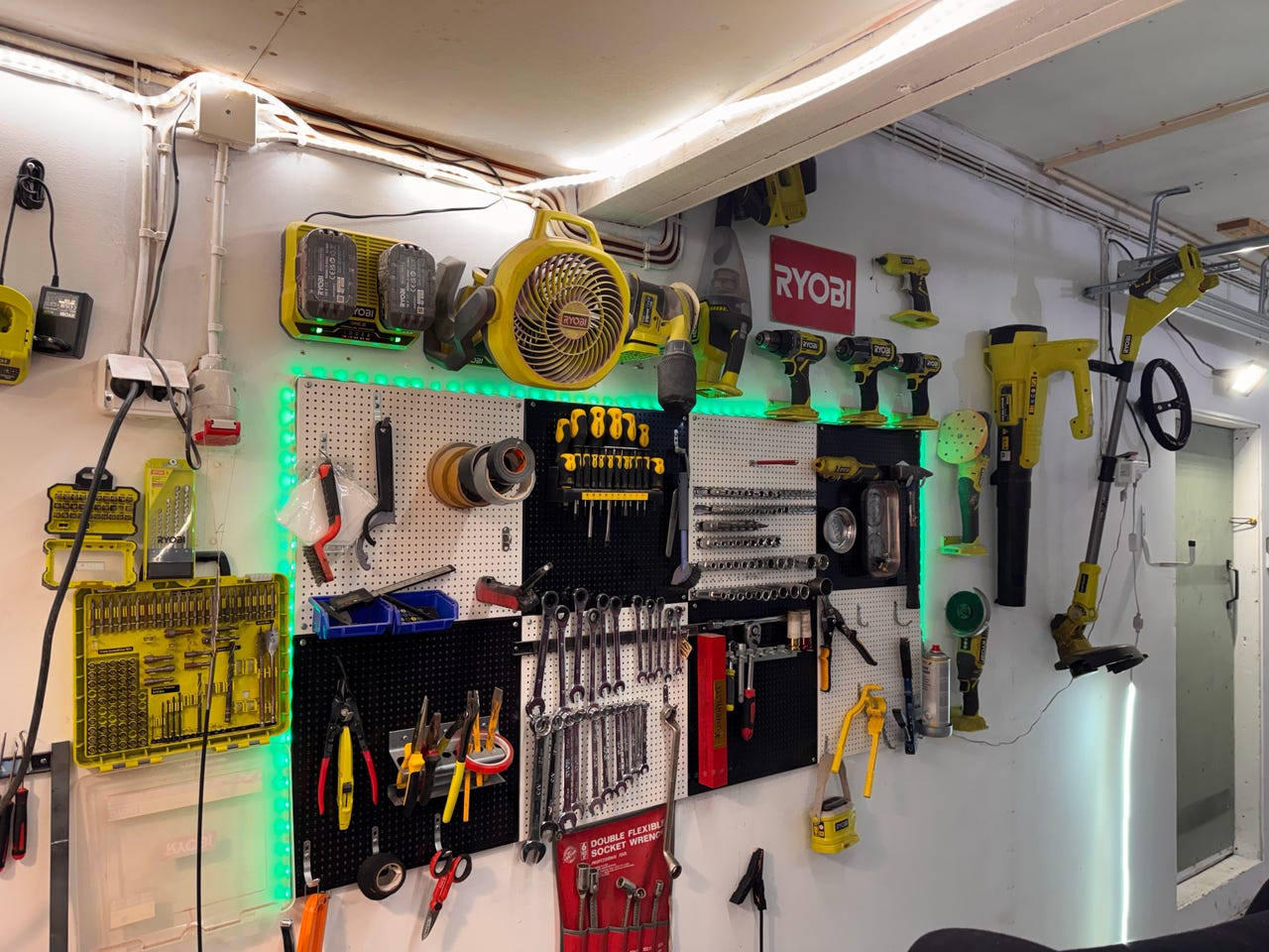 RYOBI TYÖKALUJA Tori