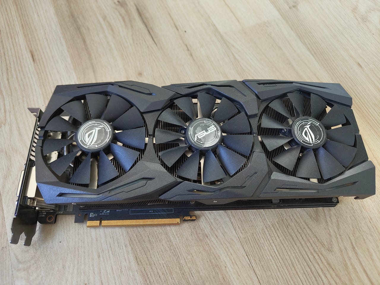 Asus ROG Strix RX 580 8Gb | Tori
