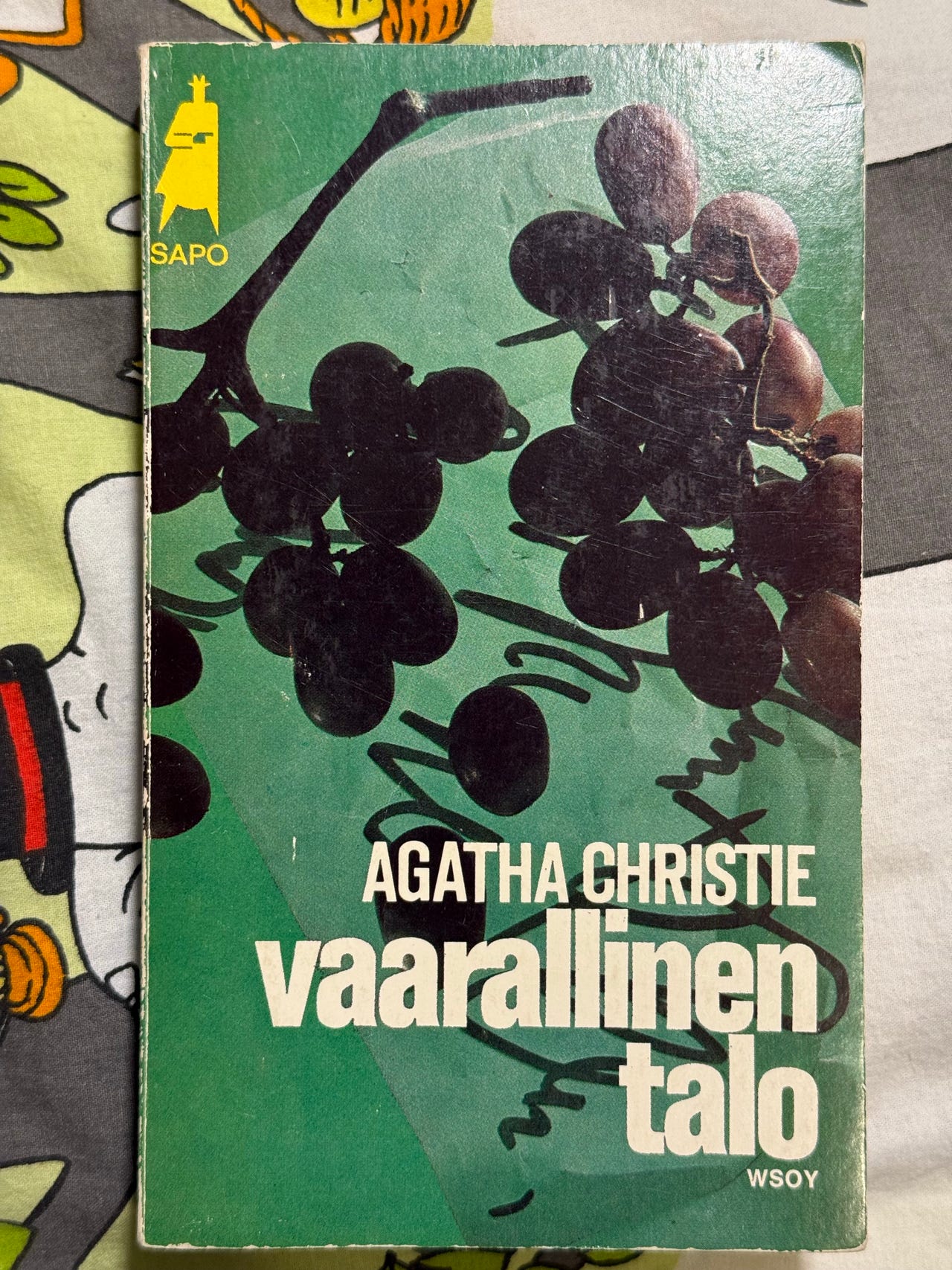 Agatha Christie - Vaarallinen Talo