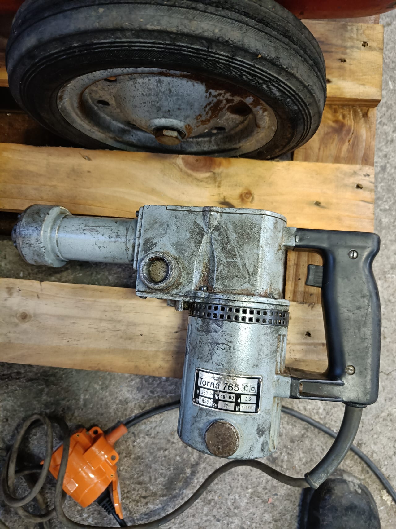 Hilti Torna 765 piikkauskone poravasara