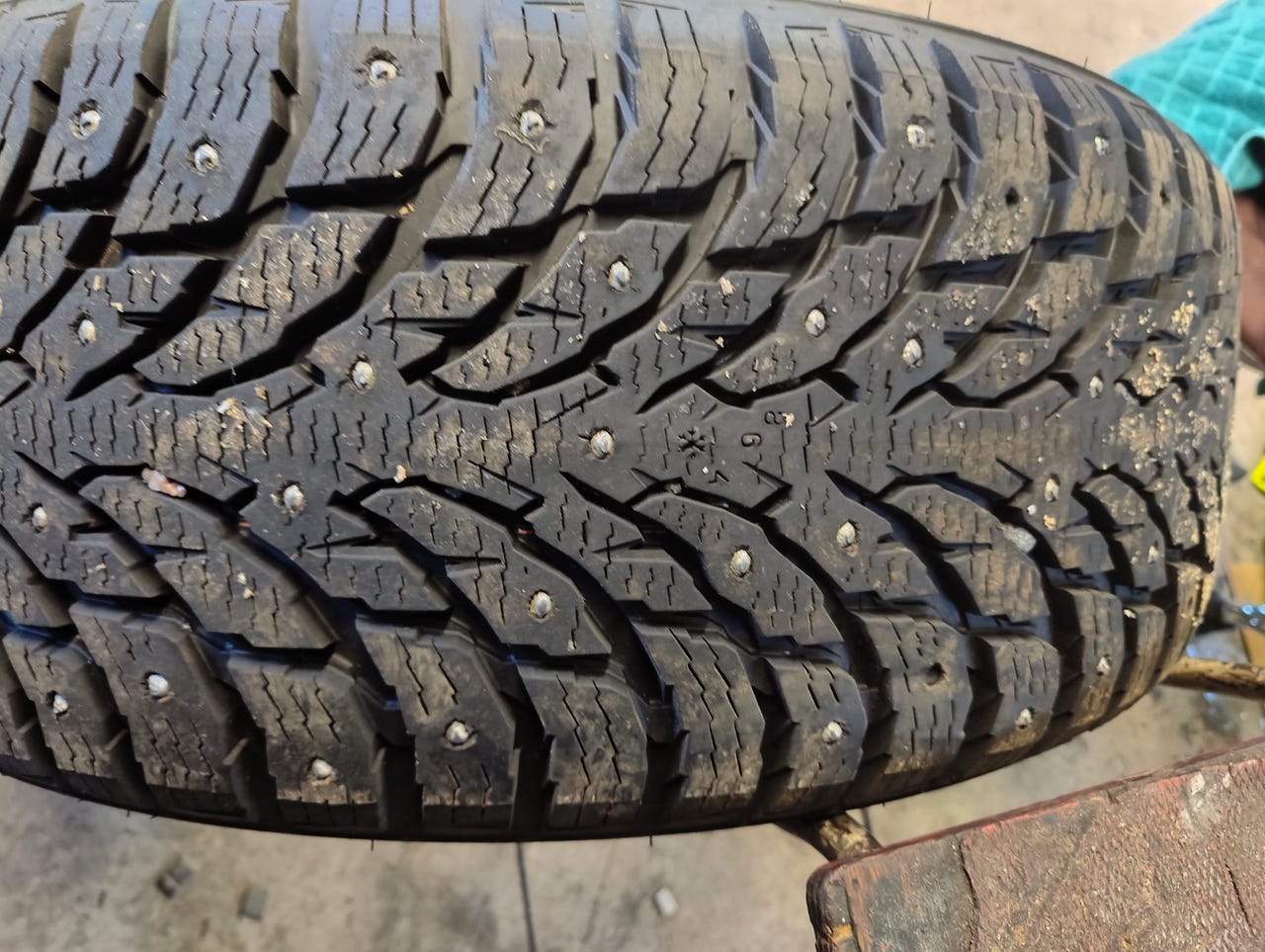 nastarenkaat 255/60R18 2kpl
