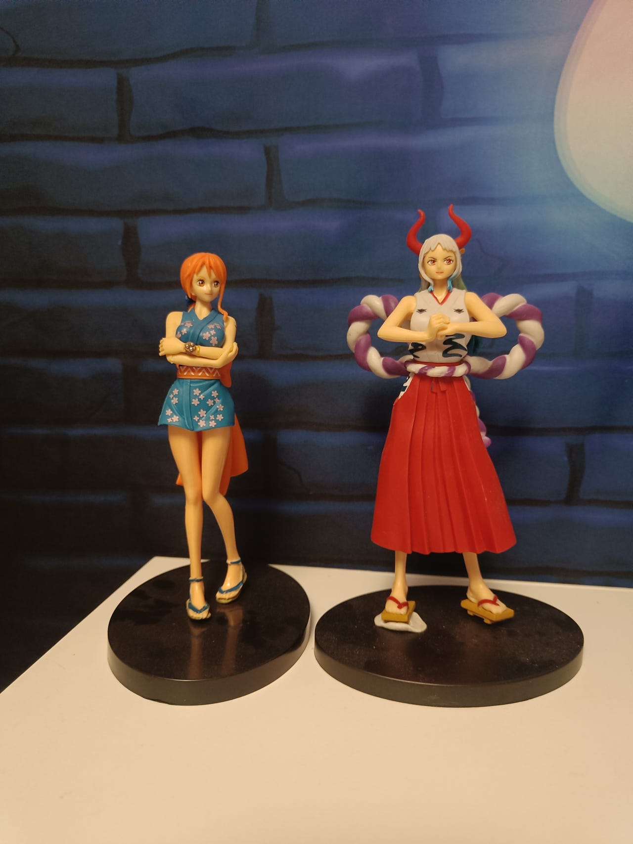 2kpl One piece anime figuuri