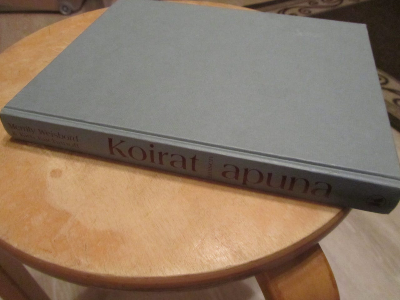 Koirat ihmisen apuna -kirja