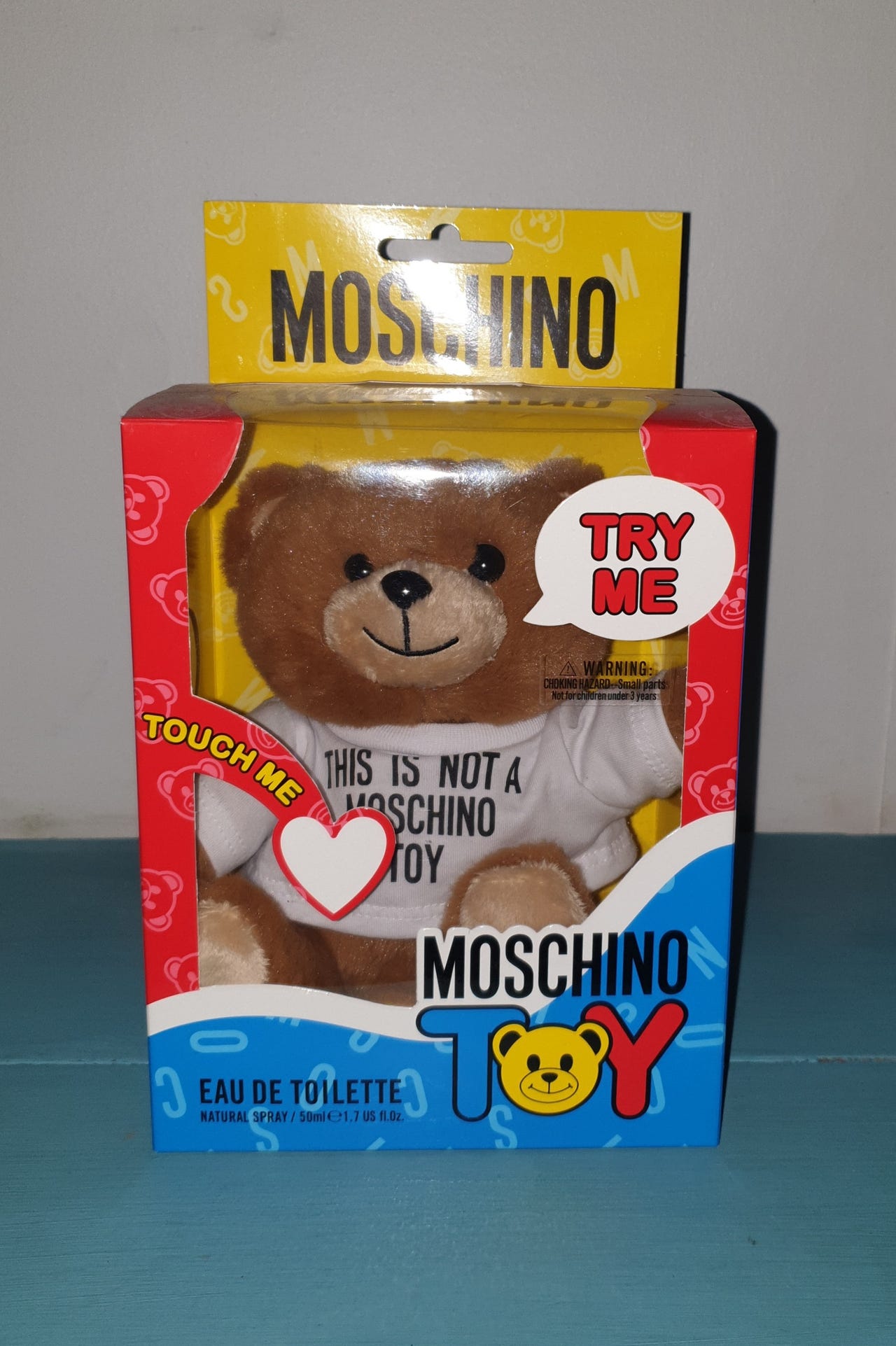 MOSCHINO, Nalle hajuvesipullo.
