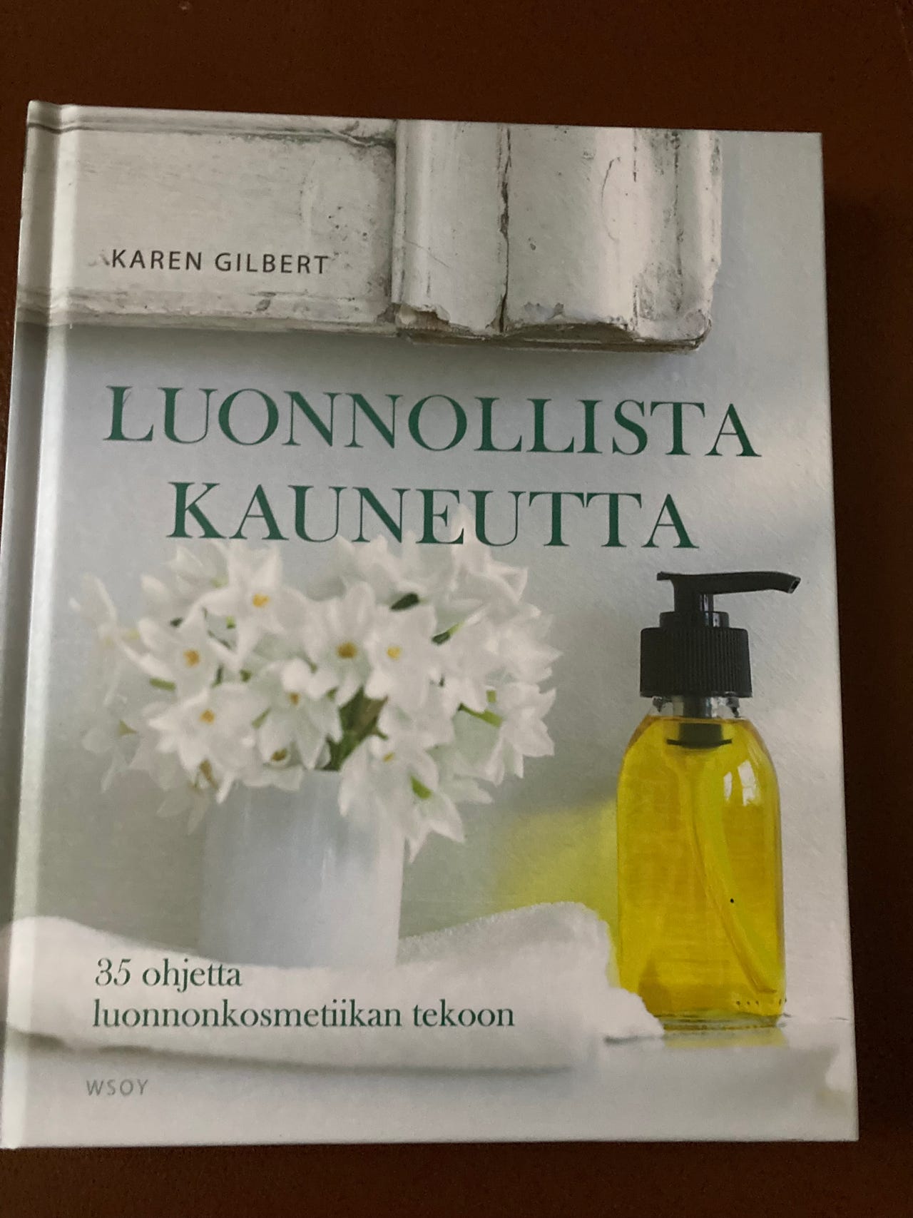 Kirjapaketti Luonnollista kauneutta ja ravitsemusaiheisia kirjoja