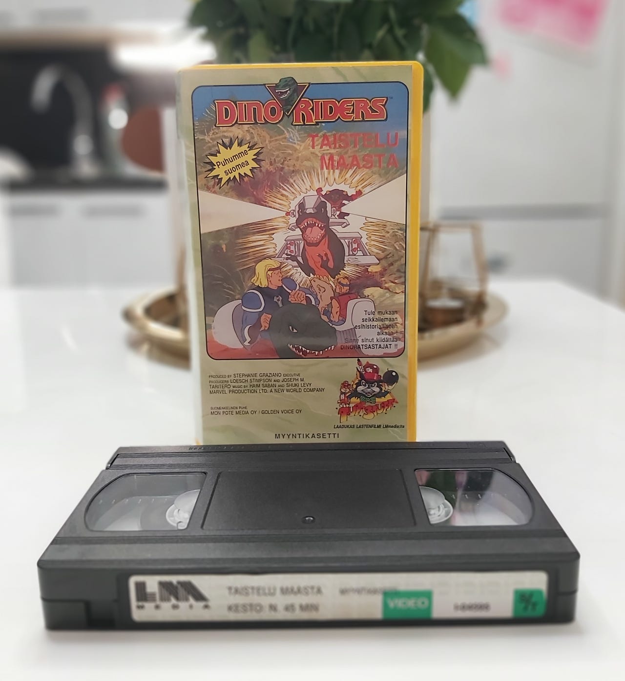 Dino Riders VHS-kasetti