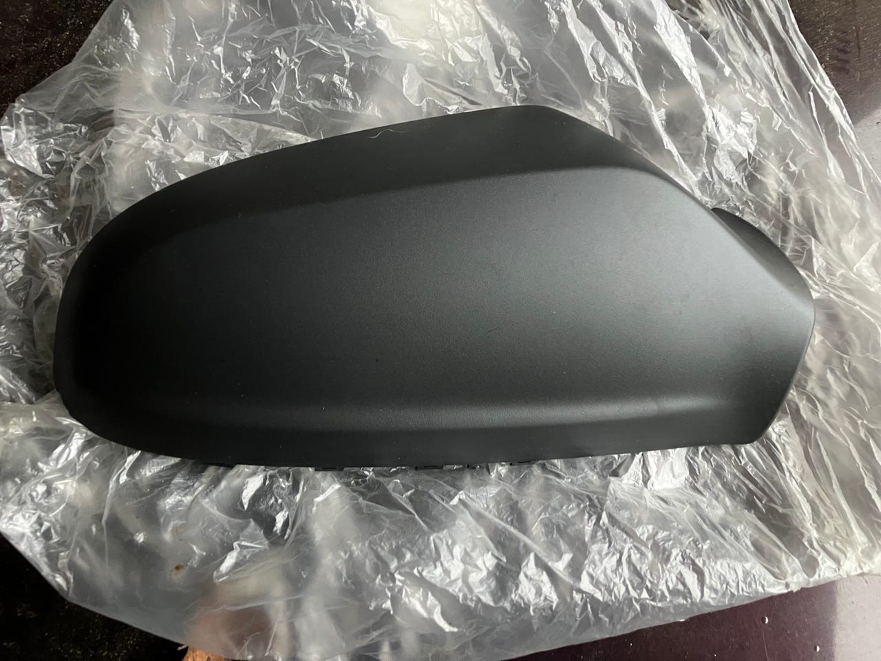 Opel Astra H ovipeilinkuori.