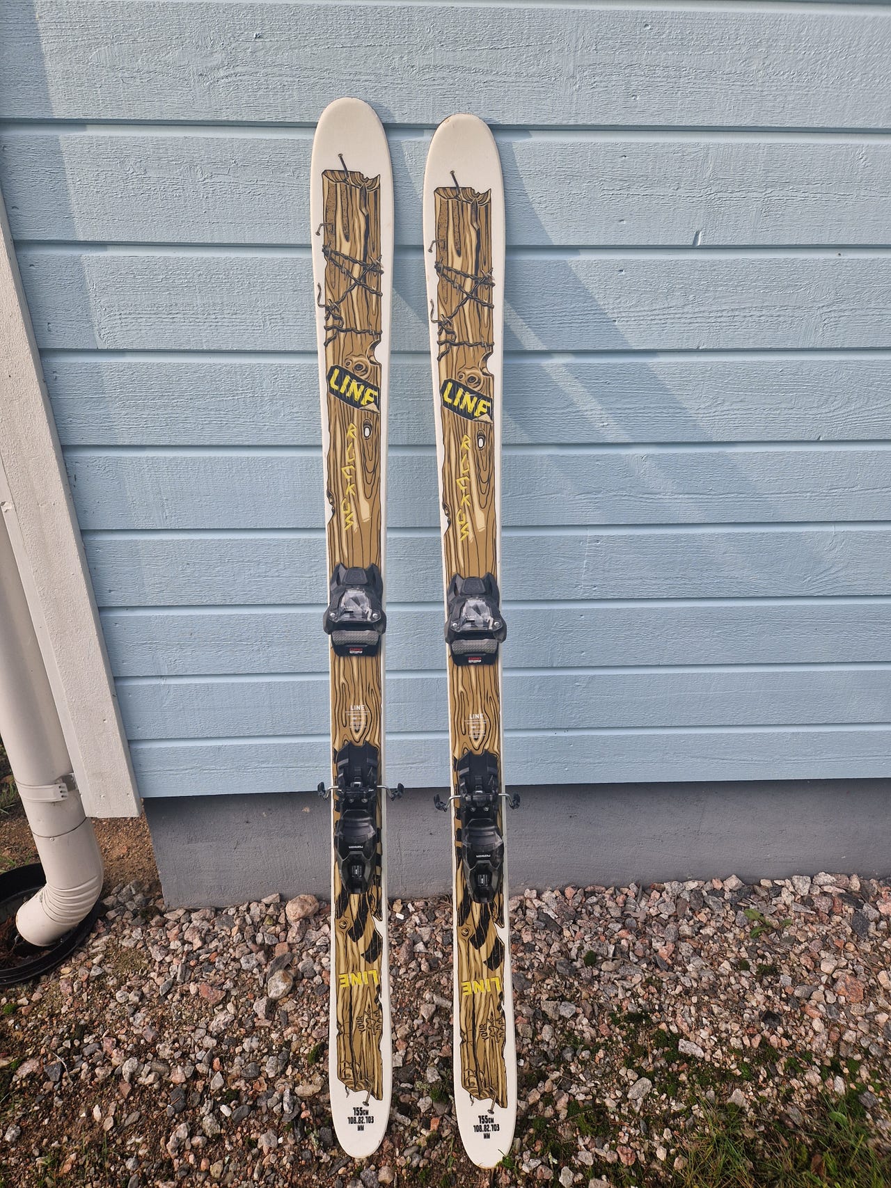 Line Ruckus 155cm twintip-laskettelusukset + Fisher-monot + sauvat | Tori