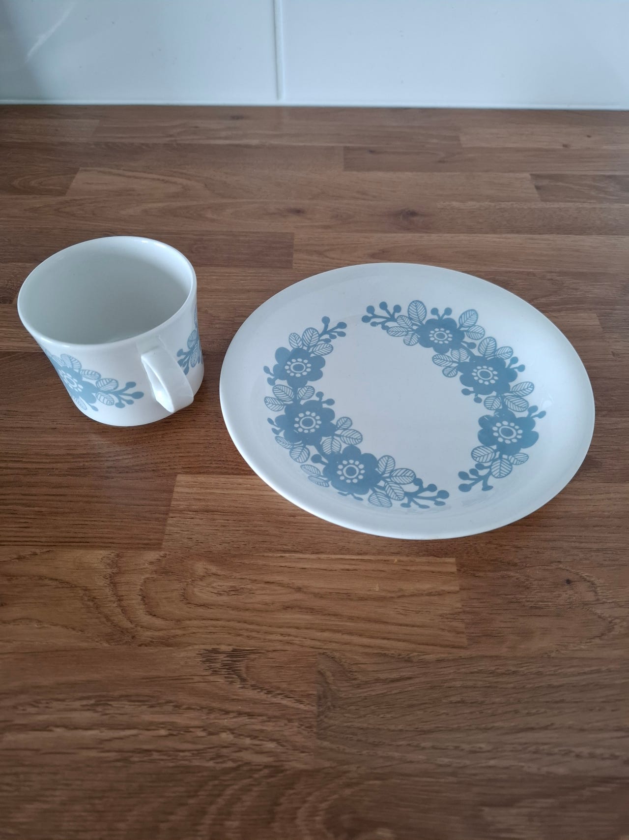 Arabia vintage kahvikuppi ja pullalautanen