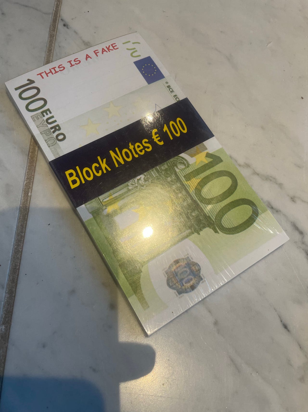 100 euron muistilappuja