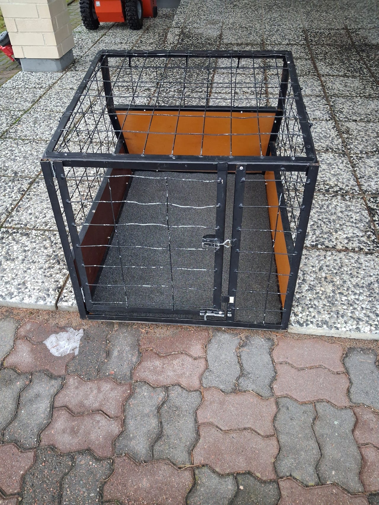 Koirahäkki autoon