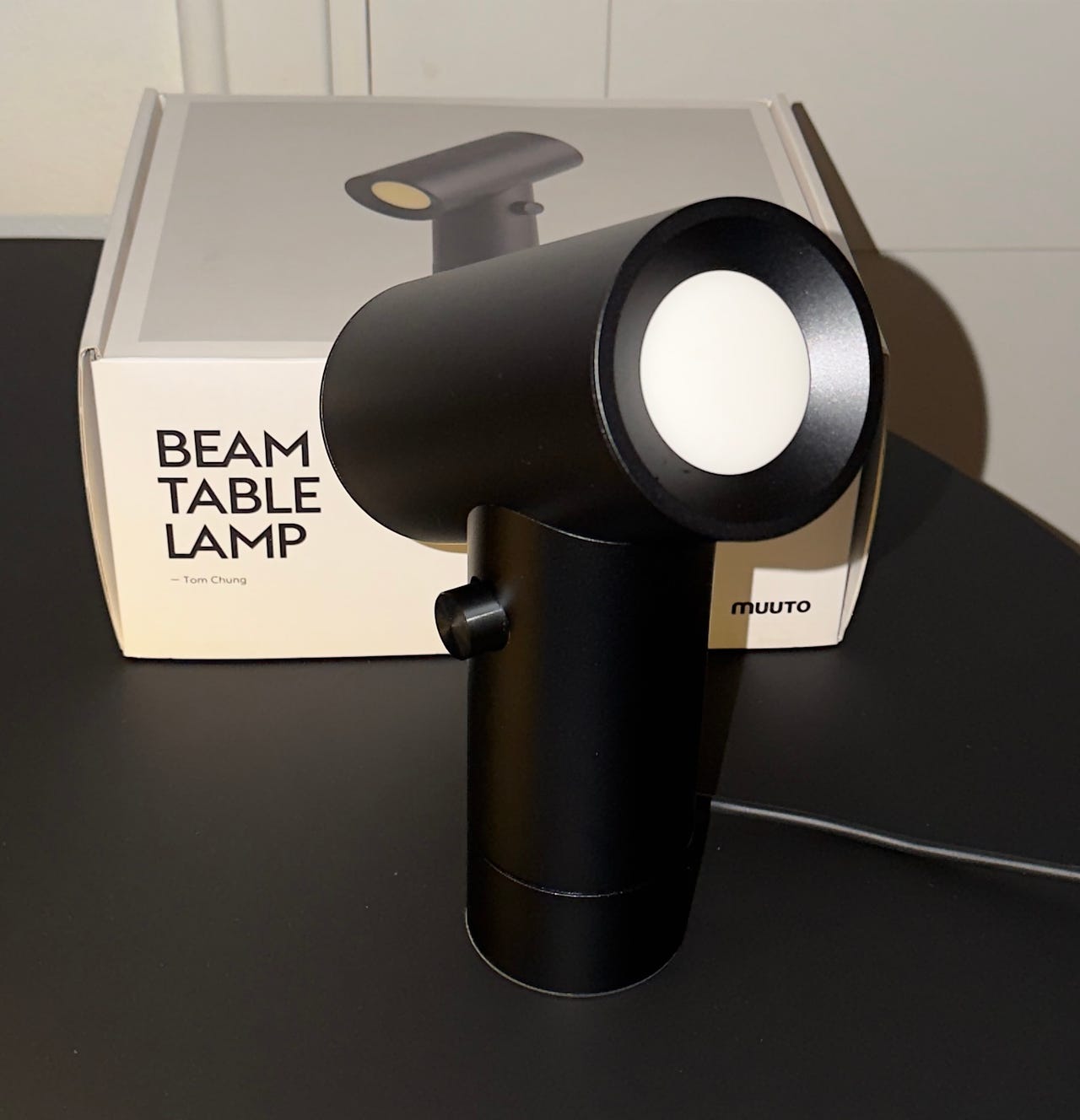 Muuto Beam lamp valaisin