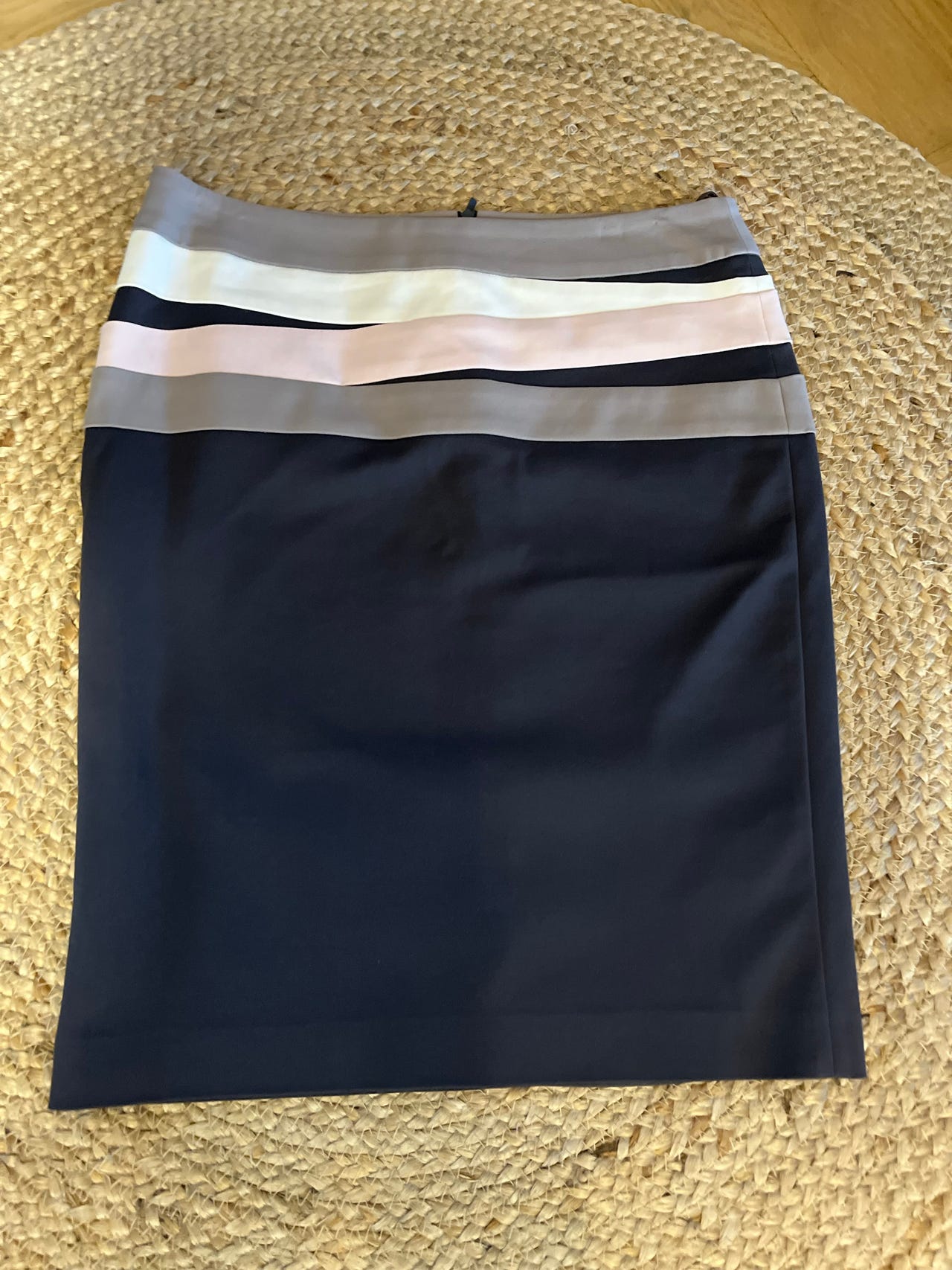 Hugo Boss tyylikäs hame