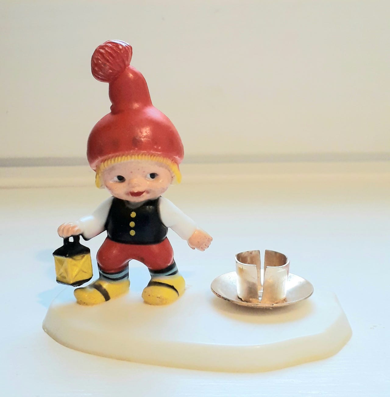 Karen K tonttu kynttilänjalka