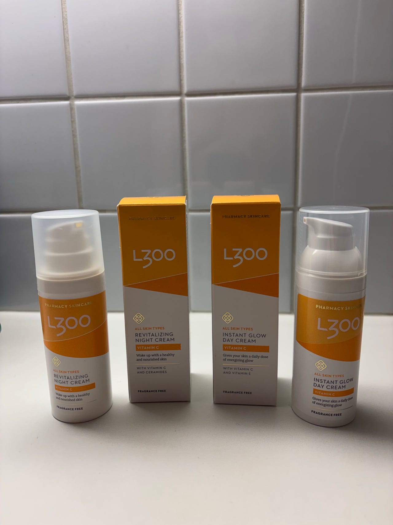 Myydään Pharmacy Skincare L300 Day ja Night Cream