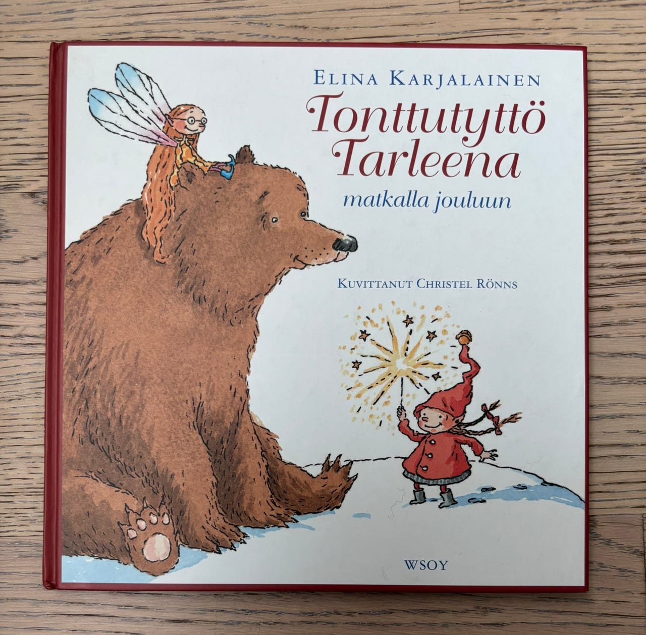 Tonttutyttö Tarleena matkalla jouluun