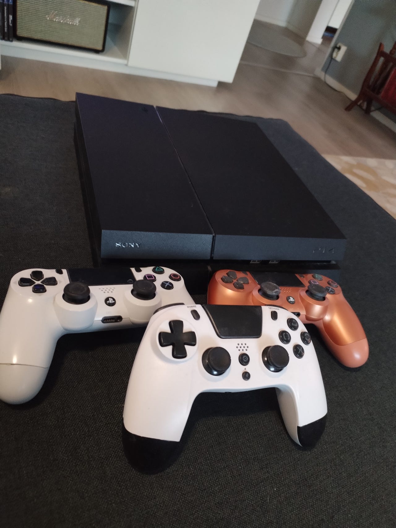 Playstation 4 konsoli + Ratti ja polkimet | Tori