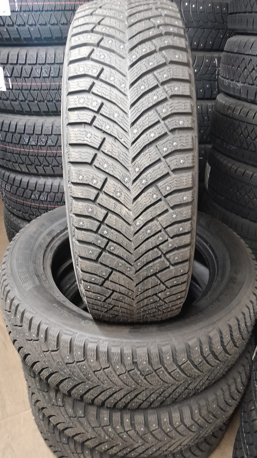 255/60R20 Michelin X-ice North 4