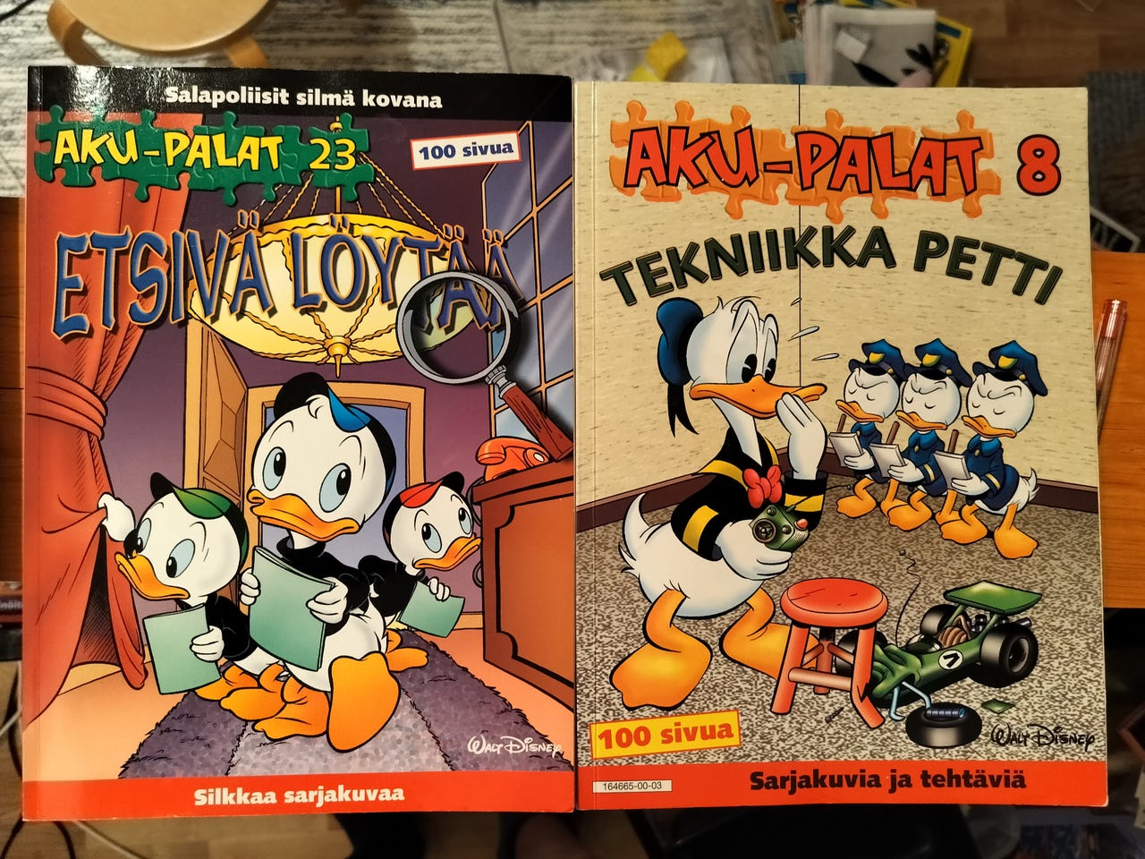 2 kpltta Aku - paloja